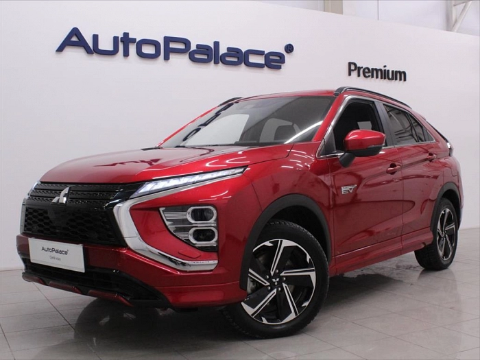 Mitsubishi Eclipse Cross 2,4 PHEV AWD Instyle Kamera LED 138 kW automat červená