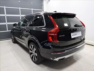 Volvo XC90 2,0 B5 AWD AUT INSCRIPTION 7-MÍST 173 kW automat černá