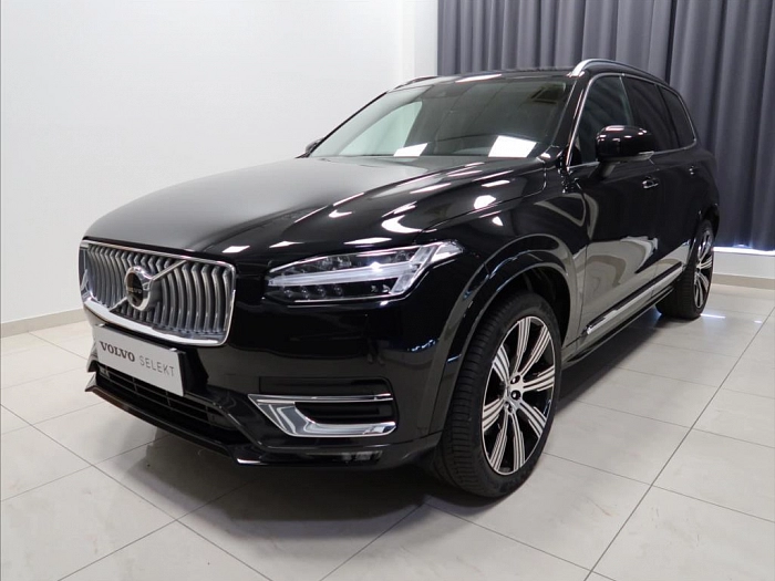 Volvo XC90 2,0 B5 AWD AUT INSCRIPTION 7-MÍST 173 kW automat černá