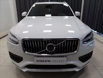 Volvo XC90 2,0 B5 AWD AUT Momentum 173 kW automat bílá