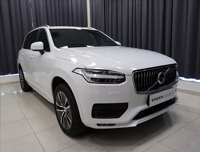 Volvo XC90 2,0 B5 AWD AUT Momentum 173 kW automat bílá