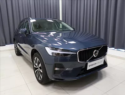 Volvo XC60 2,0 B4 FWD CORE 145 kW automat tmavě modrá metalíza