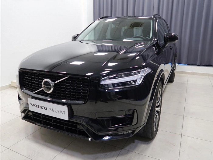 Volvo XC90 2,0 B5 AWD AUT Plus Bright 173 kW automat černá