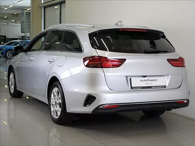 Kia Ceed 1,6 CRDi MHEV 100kW Exc.78tkm 100 kW šedá