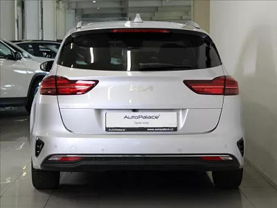 Kia Ceed 1,6 CRDi MHEV 100kW Exc.78tkm 100 kW šedá