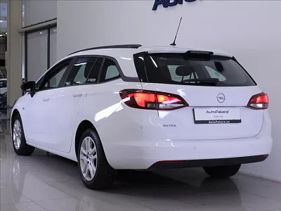 Opel Astra 1,5 CDTi Záruka 48tkm. 12/2021 77 kW bílá