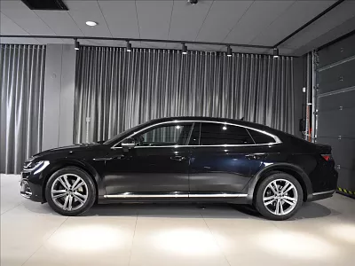 Volkswagen Arteon 2,0 TDI DSG R-line Navi. Adapt. 110 kW automat černá