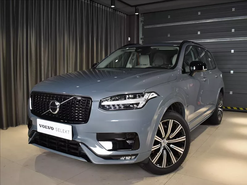 Volvo XC90 2,0 B5 AWD Plus Dark Bezklíč 173 kW automat šedá