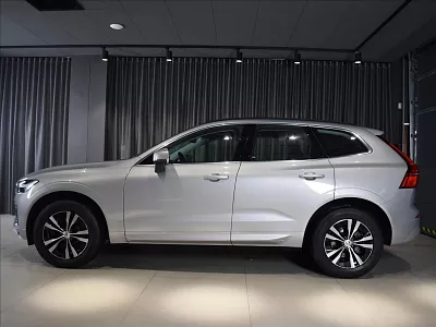 Volvo XC60 2,0 B4 AWD Bezklíč 145 kW automat šedá