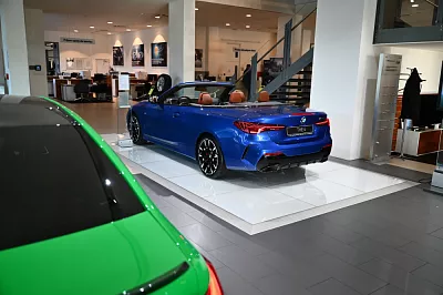 BMW M440i xDrive Convertible 275 kW automat M Portimao Blue