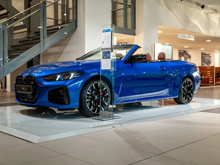 BMW M440i xDrive Convertible 275 kW automat M Portimao Blue