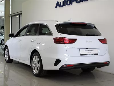 Kia Ceed 1,6 CRDi MHEV 100kW Exc.121tkm 100 kW bílá