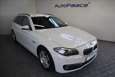 BMW 5 2,0 525d xDrive Luxury Line 160 kW automat biela