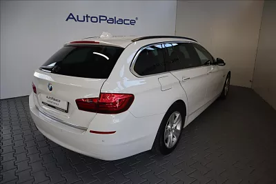 BMW 5 2,0 525d xDrive Luxury Line 160 kW automat biela