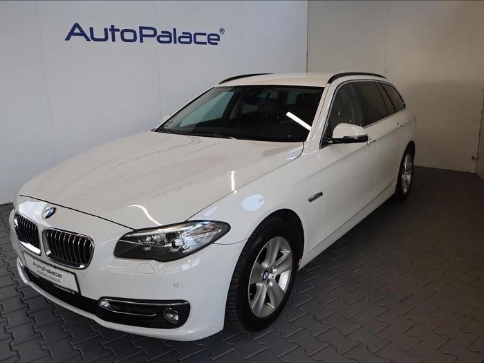 BMW 5 2,0 525d xDrive Luxury Line 160 kW automat biela