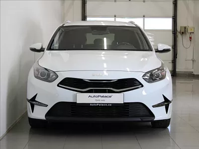 Kia Ceed 1,6 CRDi MHEV 100kW Exc.113tkm 100 kW bílá