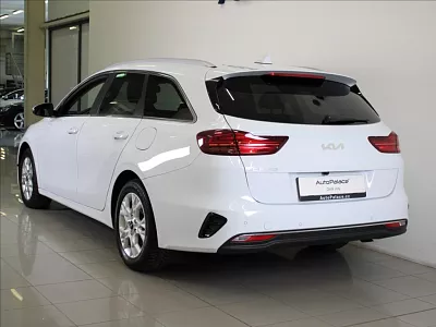 Kia Ceed 1,6 CRDi MHEV 100kW Exc.113tkm 100 kW bílá