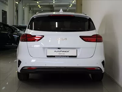 Kia Ceed 1,6 CRDi MHEV 100kW Exc.113tkm 100 kW bílá