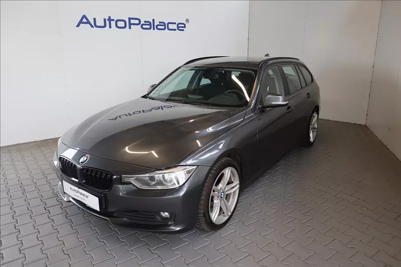 BMW 3 2,0 320d Touring 135 kW automat sivá metalíza