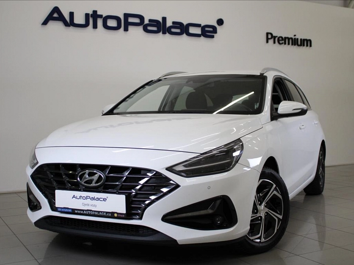 Hyundai i30 1,6 CRDi Smart KAM. 115tkm. 85 kW bílá