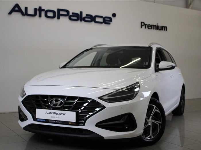 Hyundai i30 1,6 CRDi Smart KAM. 92tkm. 85 kW bílá