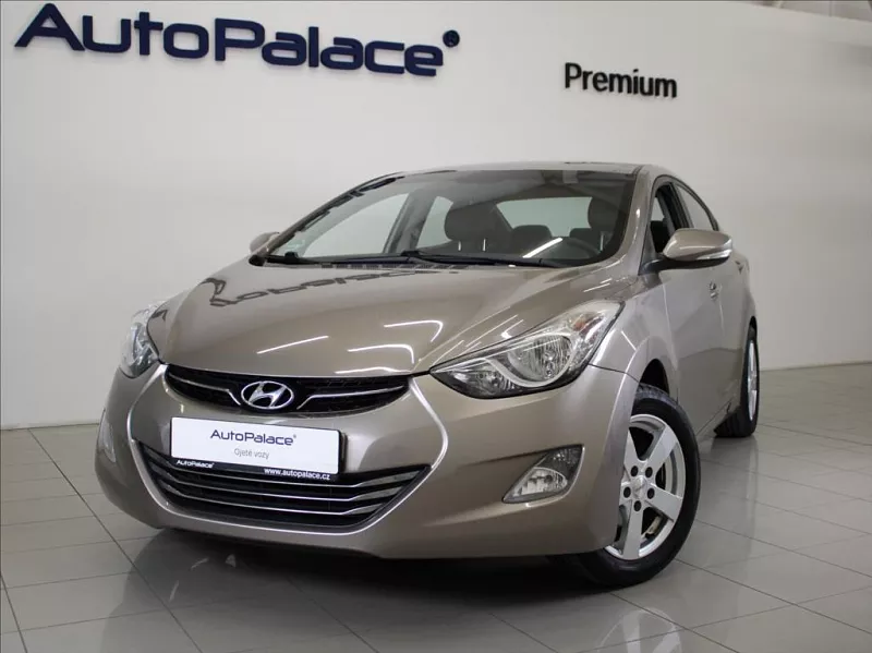 Hyundai Elantra 1,6 i 97kW MT 143tkm. ČR 97 kW hnědá