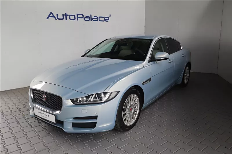 Jaguar XE 2,0 D 120KW PRESTIGE 120 kW modrá metalíza