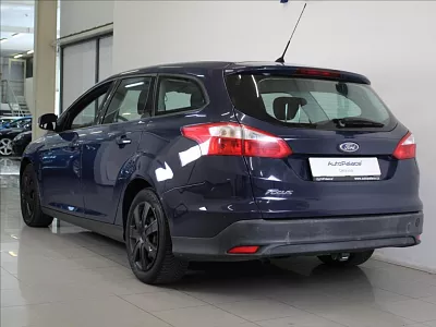 Ford Focus 1,6 i 77Kw MT Trend KLIMA ČR 77 kW modrá