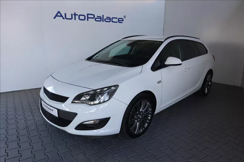 Opel Astra 2,0 CDTi 121kW Sports Tourer 121 kW biela