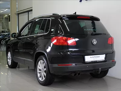 Volkswagen Tiguan 2,0 TDi 4x4 MT Highline TAŽNÉ 103 kW černá