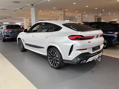 BMW X6 xDrive40i M Performance 280 kW automat Mineral White