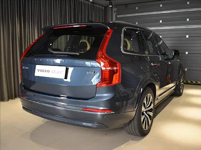 Volvo XC90 2,0 B5 AWD Ultimate Vzduch 173 kW automat modrá