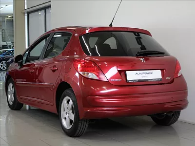 Peugeot 207 1,4 i 70kW Sportium KLIMA ČR 70 kW červená