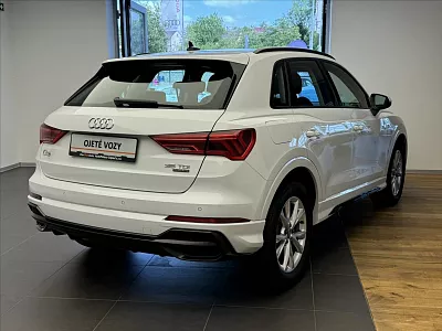 Audi Q3 2,0 35 TDI quattro S-line 110 kW bílá