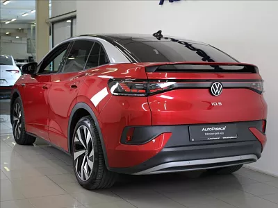 Volkswagen ID.5 0,1 77 kWh PRO Perf.PANO Tažné 150 kW automat červená