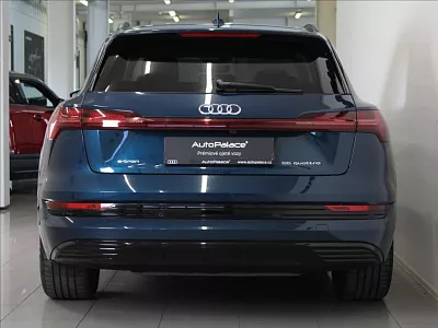 Audi e-tron 0,1 55 300kW Quattro VZDUCH ČR 300 kW automat modrá