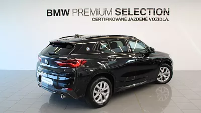 BMW X2 xDrive20d 140 kW automat Black Sapphire Metallic