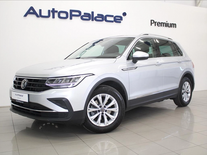 Volkswagen Tiguan 1,5 TSI 110 kW DSG Life 5L-Zár 110 kW automat šedá