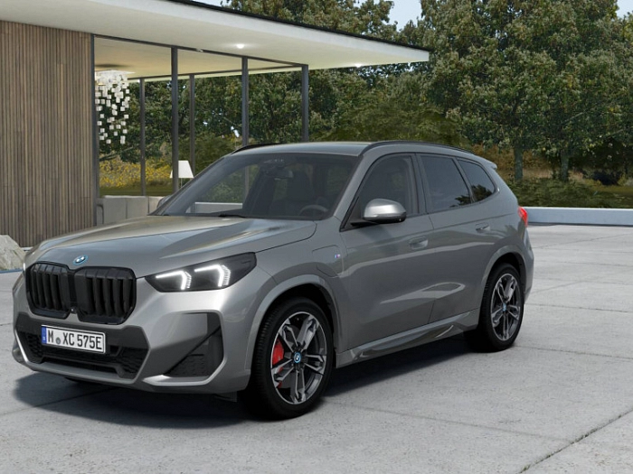 BMW X1 xDrive25e 180 kW automat Space Silver