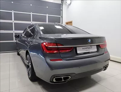 BMW 7 6,6 M760Li xDrive V12 610PS 448 kW automat šedá