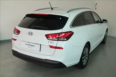 Hyundai i30 1,6 CRDi Style DCT kombi 81 kW automat bílá