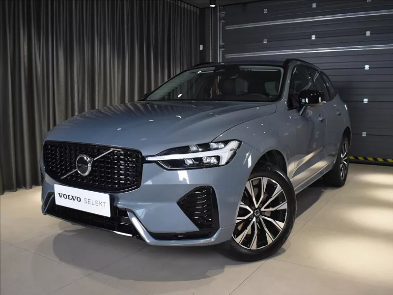 Volvo XC60 2,0 B4 AWD Plus Dark BLIS 145 kW automat šedá