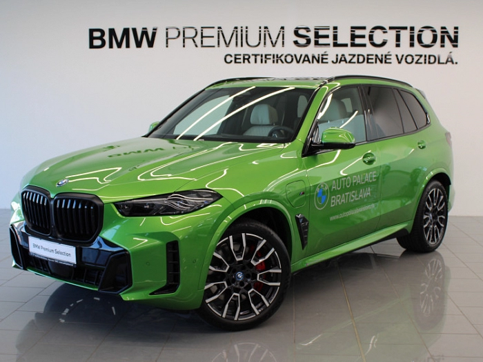 BMW X5 xDrive50e Individual 360 kW automat BMW Individual Java Green II Metallic