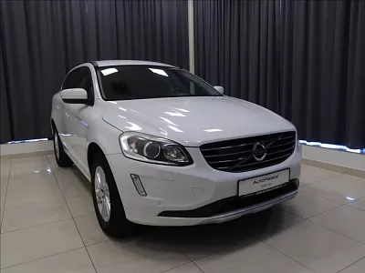 Volvo XC60 2,4 D4 Momentum AWD AUT ČR 140 kW automat bílá