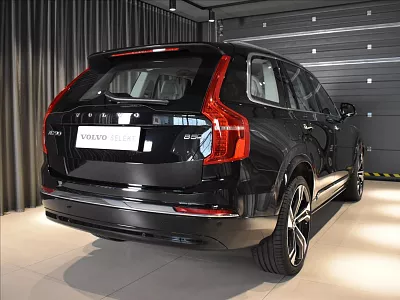 Volvo XC90 2,0 B5 AWD Plus Bright Bezklíč 173 kW automat černá