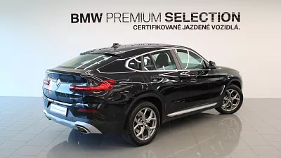 BMW X4 xDrive30i 185 kW automat Black Sapphire Metallic