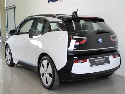 BMW i3 0,1 33,2kWh ZÁRUKA SOH 94% 125 kW automat bílá