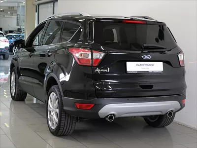 Ford Kuga 2,0 TDCi 4x4 AT Titan. TAŽNÉ 110 kW automat černá