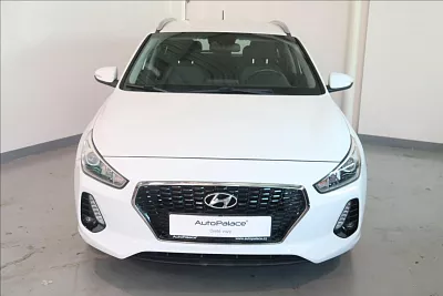 Hyundai i30 1,0 T-GDI TRIKOLOR COMFORT 88 kW bílá