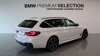 BMW 530d xDrive Touring 210 kW automat Alpine White